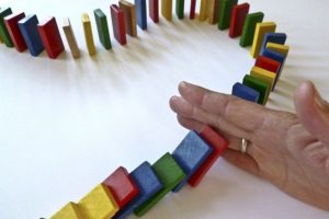 dominoes 1902622 640